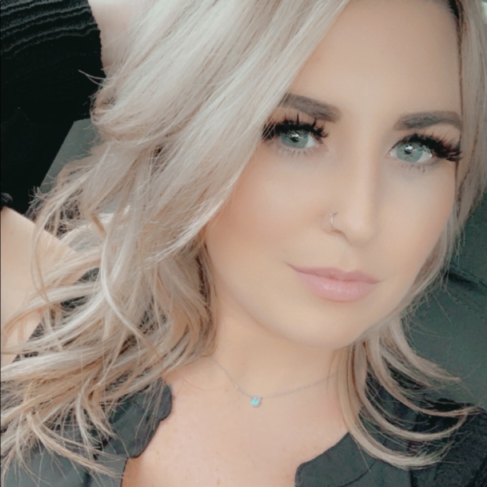 Meet your Posher, Dayna